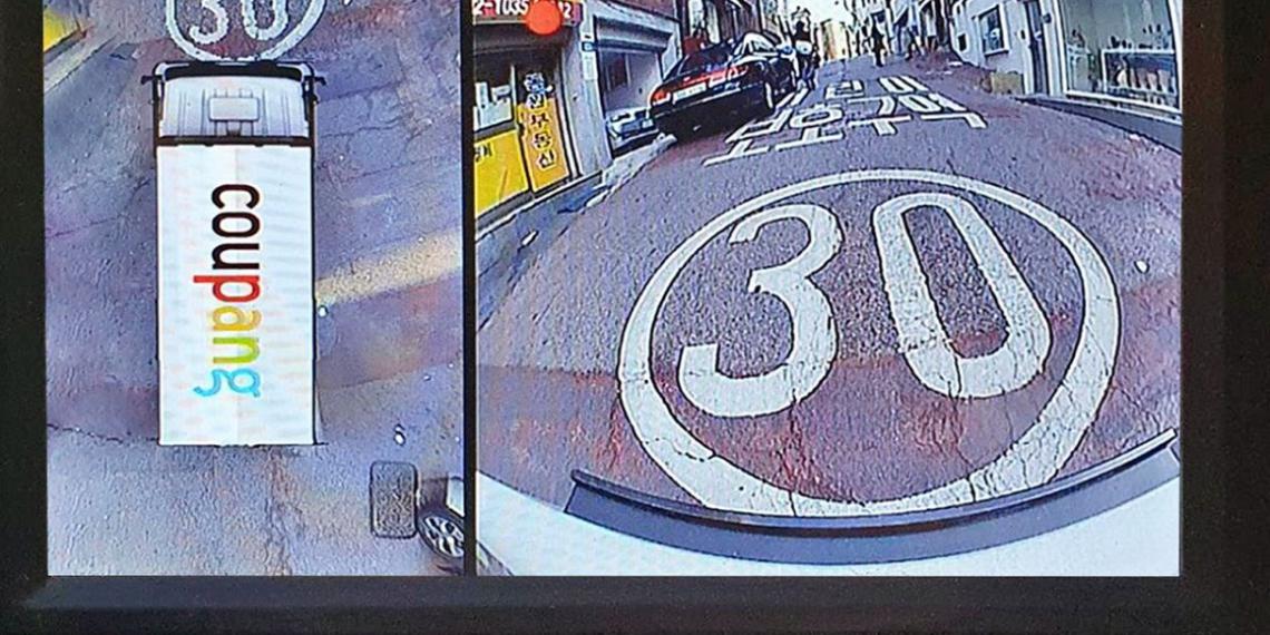 Coupang Around view display installed on delivery vehicle