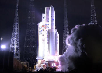 South Korea’s domestic geostationary communication satellites, Cheollian 2B, carried on the Ariane 5ECA carrier rocket.