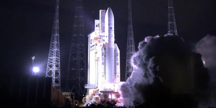 South Korea’s domestic geostationary communication satellites, Cheollian 2B, carried on the Ariane 5ECA carrier rocket.