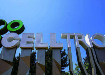 Celltrion Group announced that it plans to broaden its diagnostic portfolio for COVID-19 by introducing both antigen and antibody testing kits overseas.