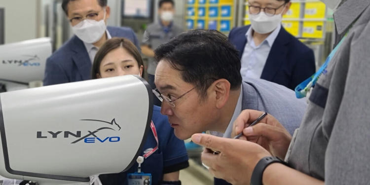 Samsung Electronics’ Lee Jae-yong visited Samsung Electro-Mechanics’ factory to inspect the automotive multilayer ceramic capacitors (MLCCs) line in Busan.