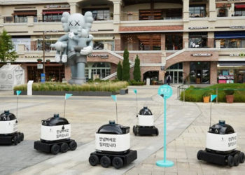 Woowa Brothers installs its improved delivery robots "Dilly Drive" at the Gwanggyo Alley Way complex, paving the way to a new era of food delivery service
