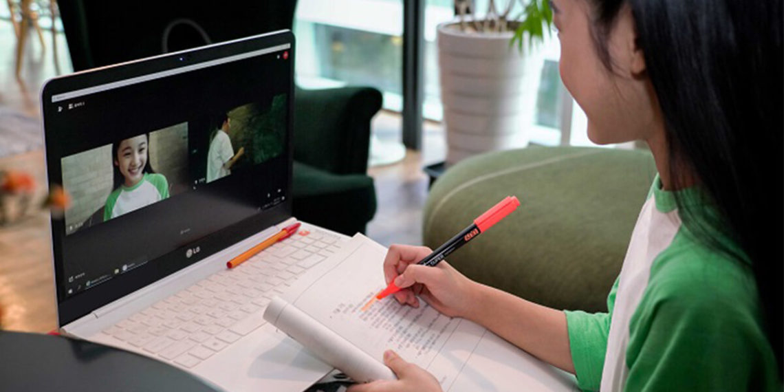 SK Telecom announced that it would create an interactive remote education service using artificial intelligence (AI) technology via 5G network mobile service. / photo courtesy of SK Telecom