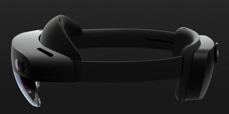 Microsoft's mixed reality headset "HoloLens 2."