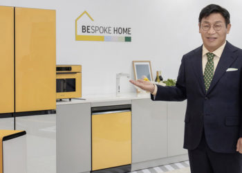 Head of consumer electronics business at Samsung Electronics, Lee Sae-seung, presenting BESPOKE HOME products during an online presentation. / Samsung Electronics