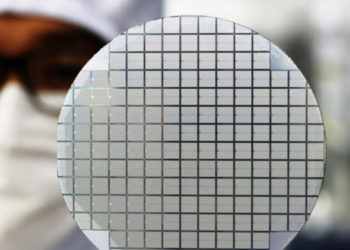 SK Hynix considers investing more in chip foundry businesses to appease the increasing consumer electronics demand amid the ongoing global chip shortage.