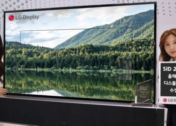 LG Display’s 65-inch Rollable OLED TV receives the highest SID award, Display of the Year, for its advanced display and revolutionary space optimization. / photo courtesy of LG Display