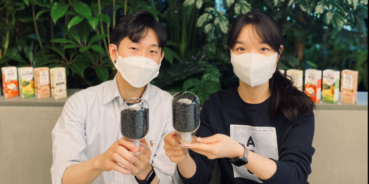 SK Global Chemical collaborates with Jushin Trading, Maeil Dairies, and Tetra Pak Korea to develop South Korea’s first aseptic packaging circulation system.