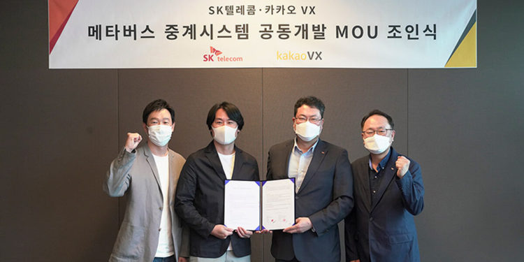 SK Telecom partners with Kakao VX to launch Korea’s first-ever sports metaverse broadcast system, improving existing services and the local metaverse scene. Image shows Kakao VX Group Leader Sangwon Lee, Director Lee Jong-seok, SKT Media Business Support Group Leader Lee Jae-kwang, and Sports Marketing Group Leader Oh Kyung-sik signing an agreement. / photo courtesy of SK Telecom