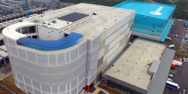 LG spinoff, LX Group, establishes a fulfillment service platform with Korea's largest Logistics company Pantos, participating in the fast-growing e-commerce market. Photo shows fulfillment center of Pantos
