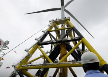 The Korea Electric Power Co. developed the Multipurpose Mobile Base, the world’s first flat-bottomed ship capable of maneuvering fully built wind turbines to expand global wind power adoption.