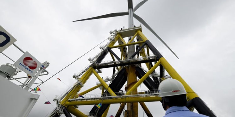 The Korea Electric Power Co. developed the Multipurpose Mobile Base, the world’s first flat-bottomed ship capable of maneuvering fully built wind turbines to expand global wind power adoption.