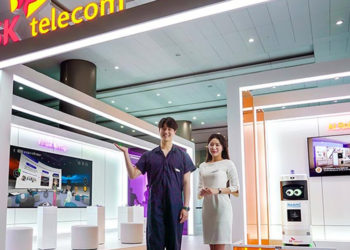 SK Telecom highlighted its future innovations at a COEX exhibit, including the new 5G 28GHz, Keemi disinfecting robot, and metaverse-optimized services. / photo courtesy of SK Telecom