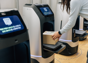 Korea's first 'Ieum 5G (5G specialized network)' service at Naver's second office building '1784' in Bundang-gu, Seongnam-si, Gyeonggi-do.