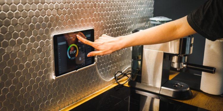 Government and Korean Tech Giants Join Hands to Launch Intelligent Home Initiative
