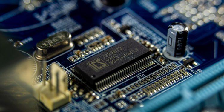 South Korea’s Semiconductor Giants Lead Amidst Tech Sector Shifts: A Look Back at 2023
