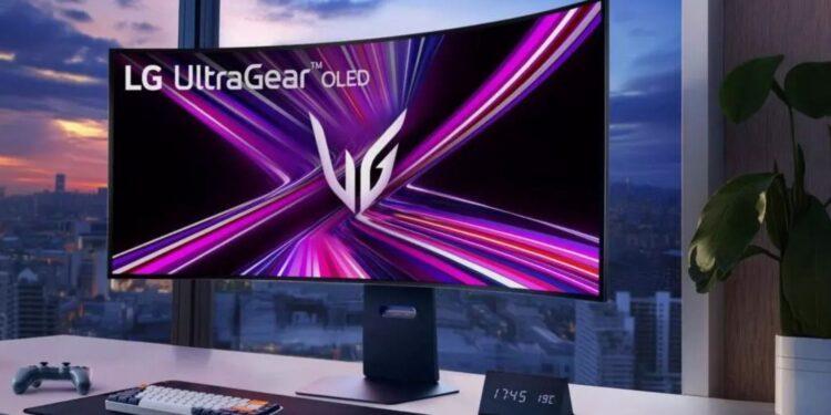 LG Unveils World’s First Bendable 5K2K OLED Gaming Monitor at CES 2025