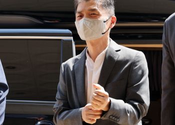 Court Trial Heats Up: Kakao Founder Faces Prison over Controversial SM Deal
