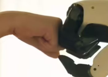 LG to Debut CLOiD Home Assistant Robot at CES 2026